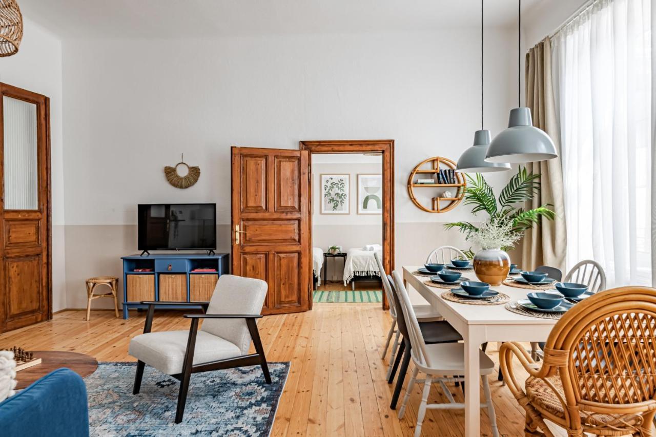 Blue Peace Downtown Apartment Budapest Luaran gambar