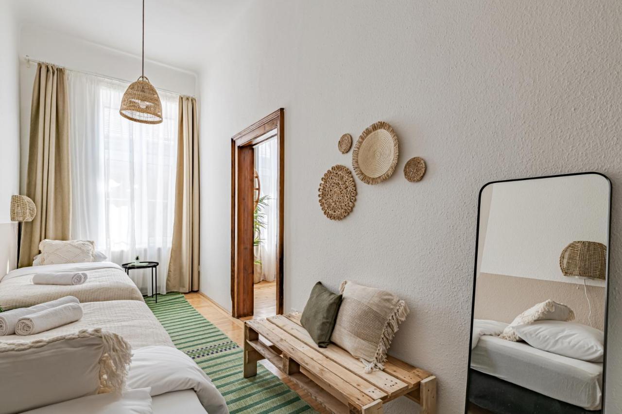 Blue Peace Downtown Apartment Budapest Luaran gambar