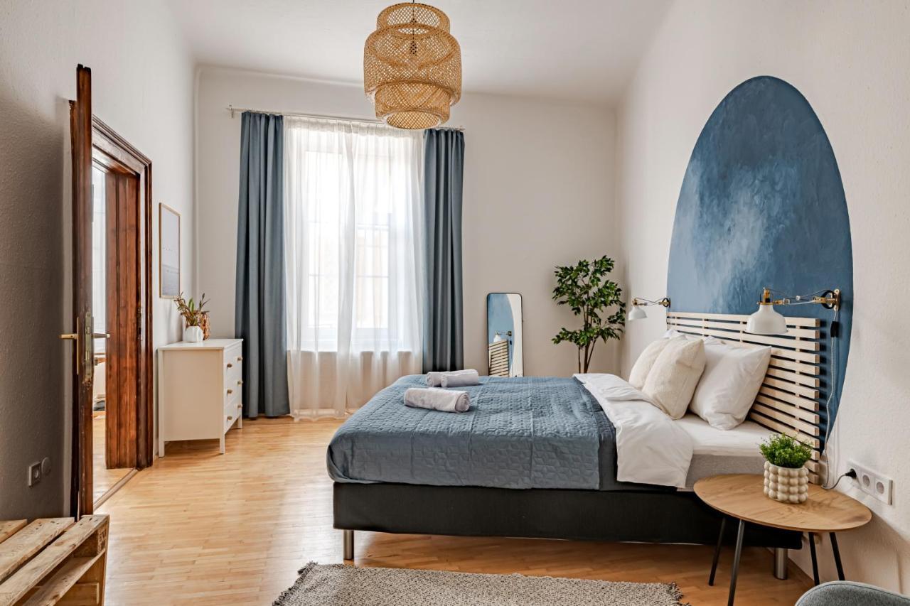 Blue Peace Downtown Apartment Budapest Luaran gambar