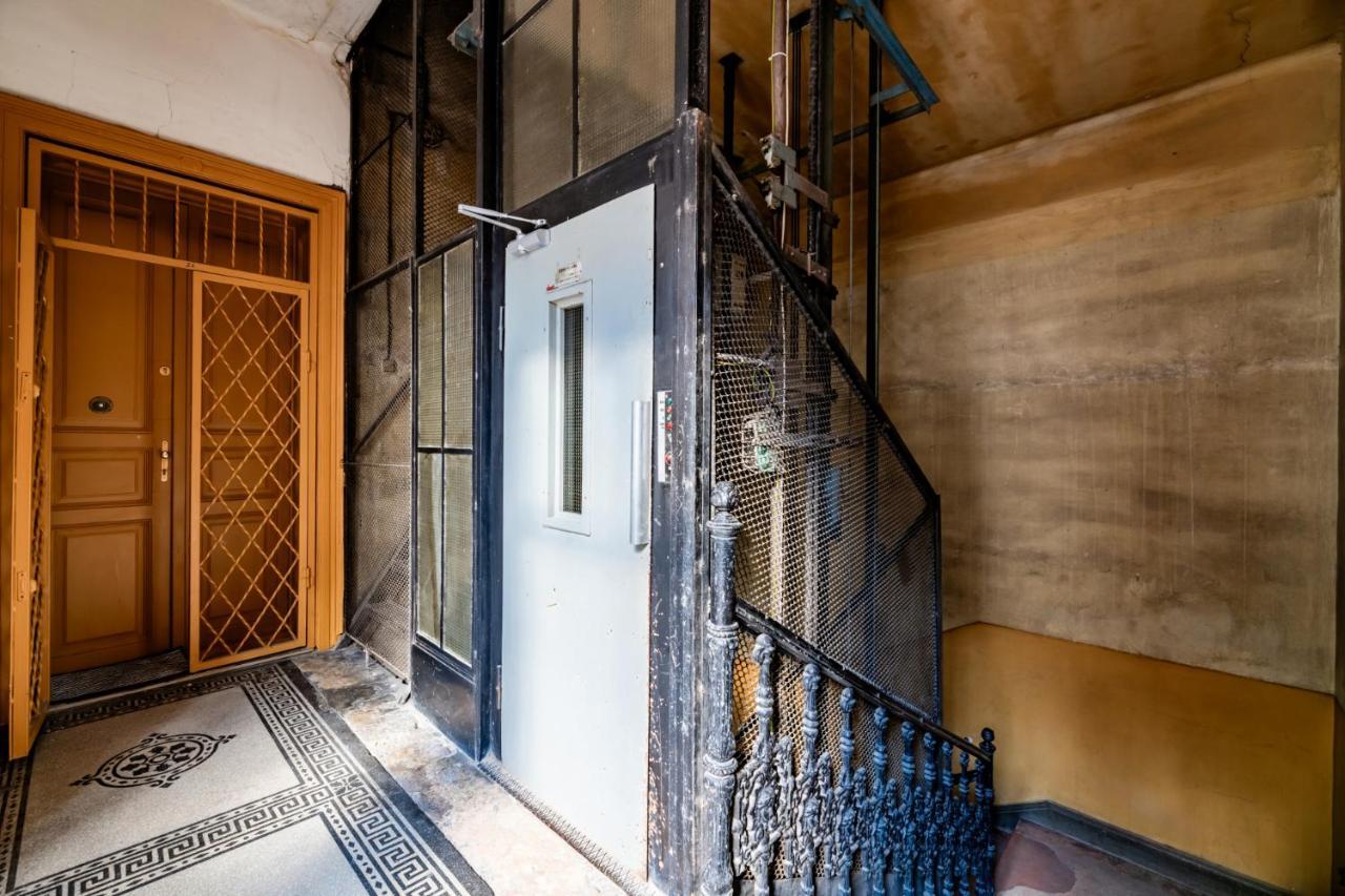 Blue Peace Downtown Apartment Budapest Luaran gambar