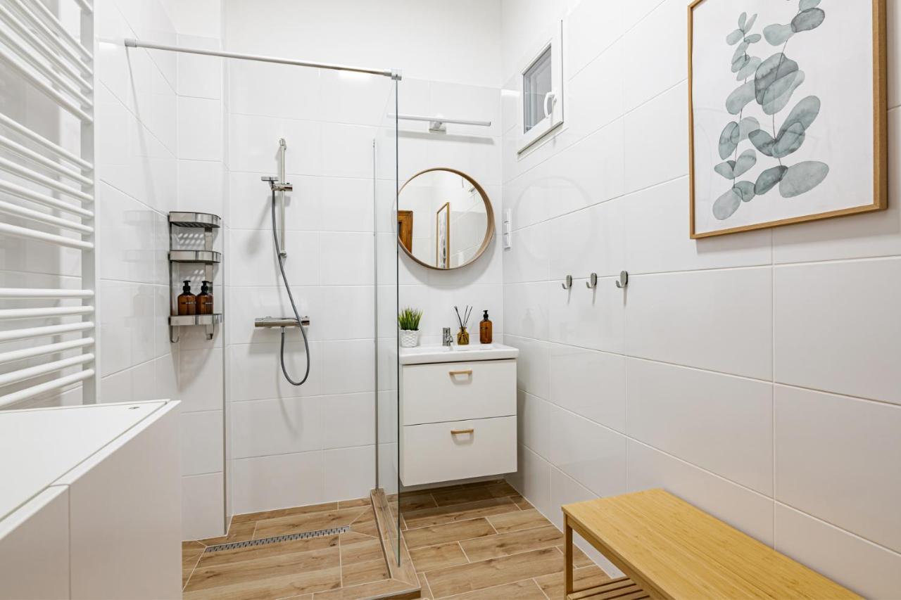 Blue Peace Downtown Apartment Budapest Luaran gambar