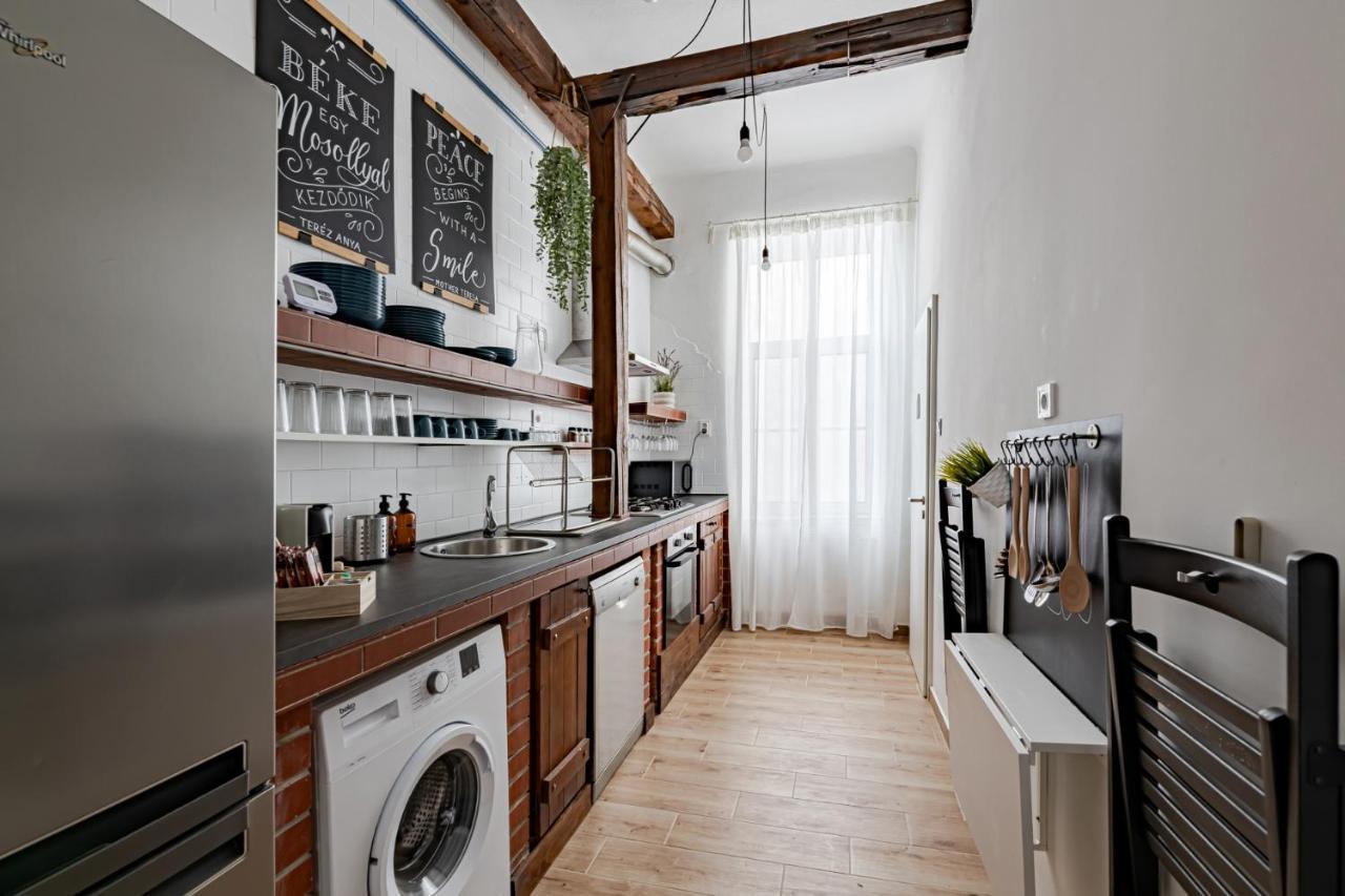 Blue Peace Downtown Apartment Budapest Luaran gambar